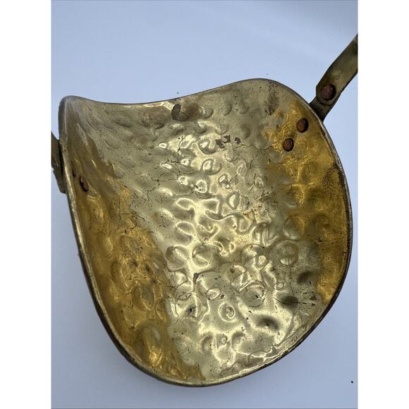 Vintage hammered brass miniature log holder 6.5”x7” Handle Claw Feet Mantle - Picture 3 of 8